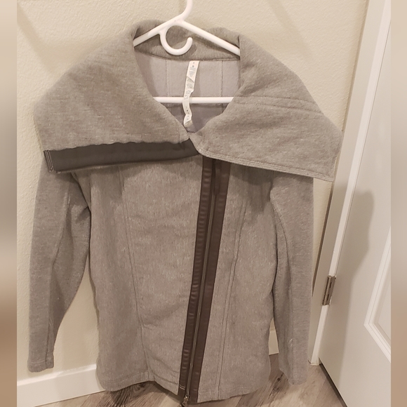 Lululemon High Neck Collared Coat Jacket size 8 - Picture 3 of 4